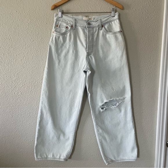 Levi's Denim - Levi's Ribcage Straight Ankle Jeans Women's 29 Light Blue Wash Ripped Distressed